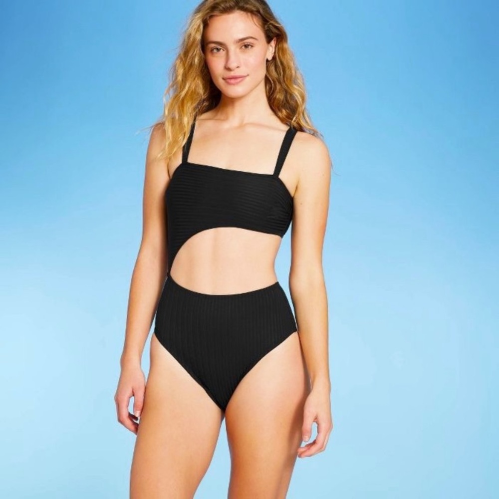Shade & Shore Ribbed Cut Out One Piece Swimsuit